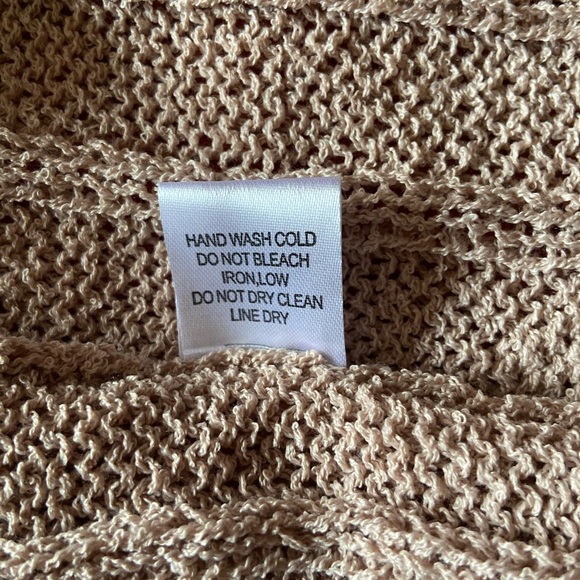 Sweet Rain Crochet Button Down Tank Top Size Large - Picture 8 of 8